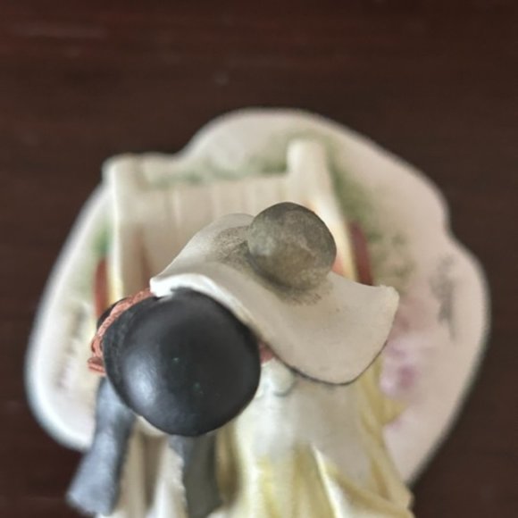 ZAMPIVA ITALIAN  PORCELAIN FIGURINE COUPLE IN LOVE(Couple sitting on a cart) - Picture 7 of 7